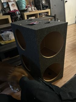 Sub Box Holds 4-12s
