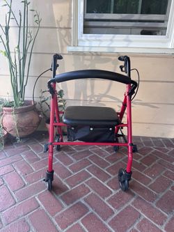 Walker with seat / caminadora para adulto