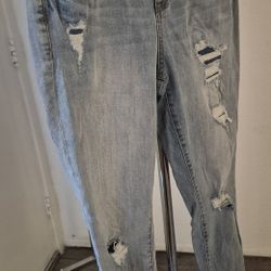 NEW LIGHT DENIM JEAN BY TORRID! SIZE:10R.... $10!🔥🔥🔥