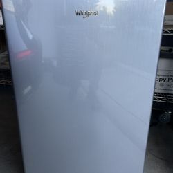 Whirlpool Mini Fridge 
