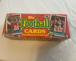 1990 Topps football complete set￼ 528 cards