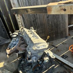 Motor Y Transmisión De Toyota Corolla Modelo 2005 Lo Compré Para Uno 2009 Y No Le Quedo Barato Para Que Se Valla Ojo Es Motor Y Transmisión 