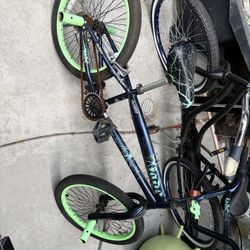 Used AVIGO Fade BMX Bike 