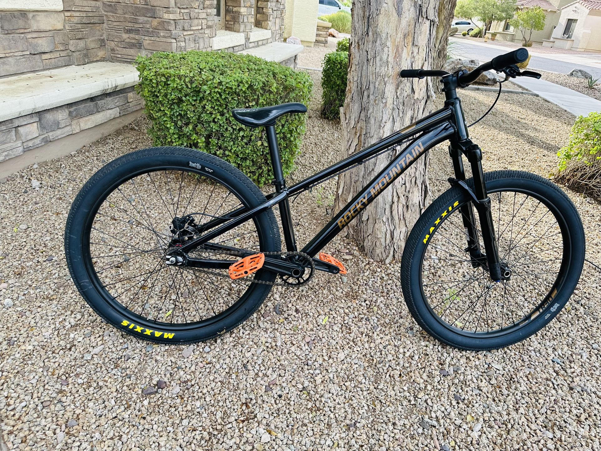 Rocky Mountain Flow 26” : Pump Track / Dirt Jumper Bike