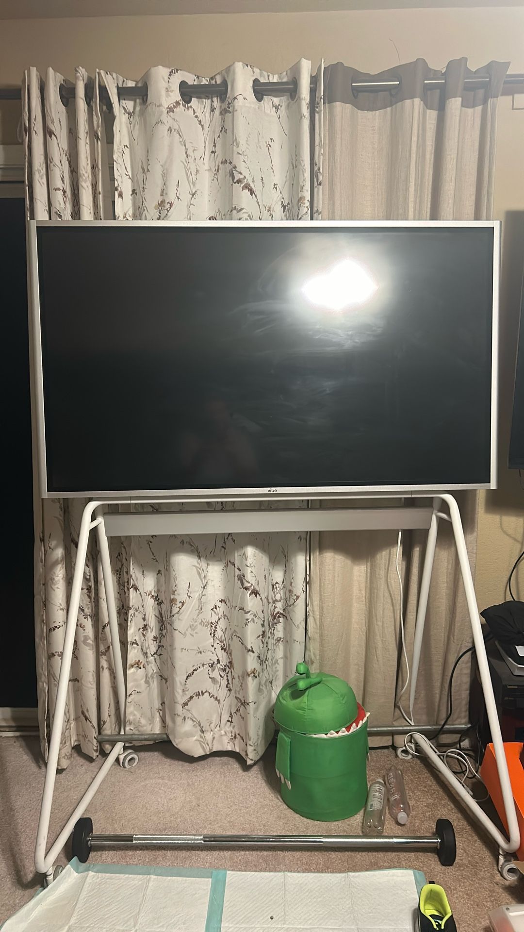 Vibe Smart Board 55” w/ Stand