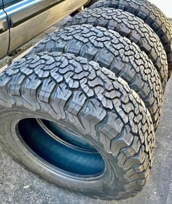 285-65/18 BFGOODRICH Ko2 set de Tires con 70% de vida las 4