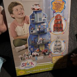 Boy playhouse Montessori