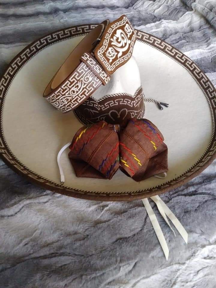Mariachi bows (se venden Mono de charro para mariachi)