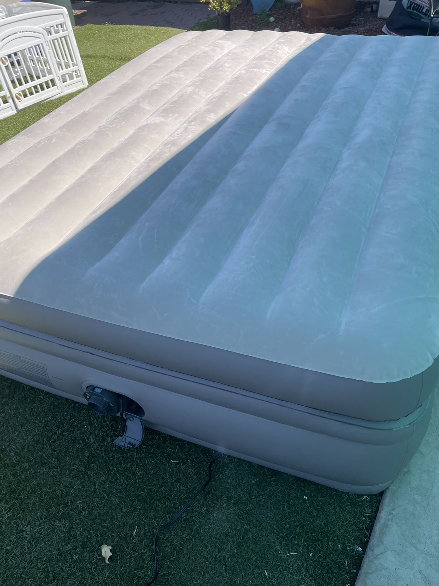 New Air Mattress INTEX