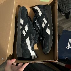 Reebok Black And White