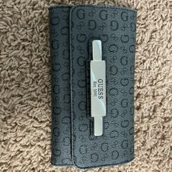 Preloved Authentic guess wallet with its box