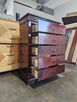 Dresser