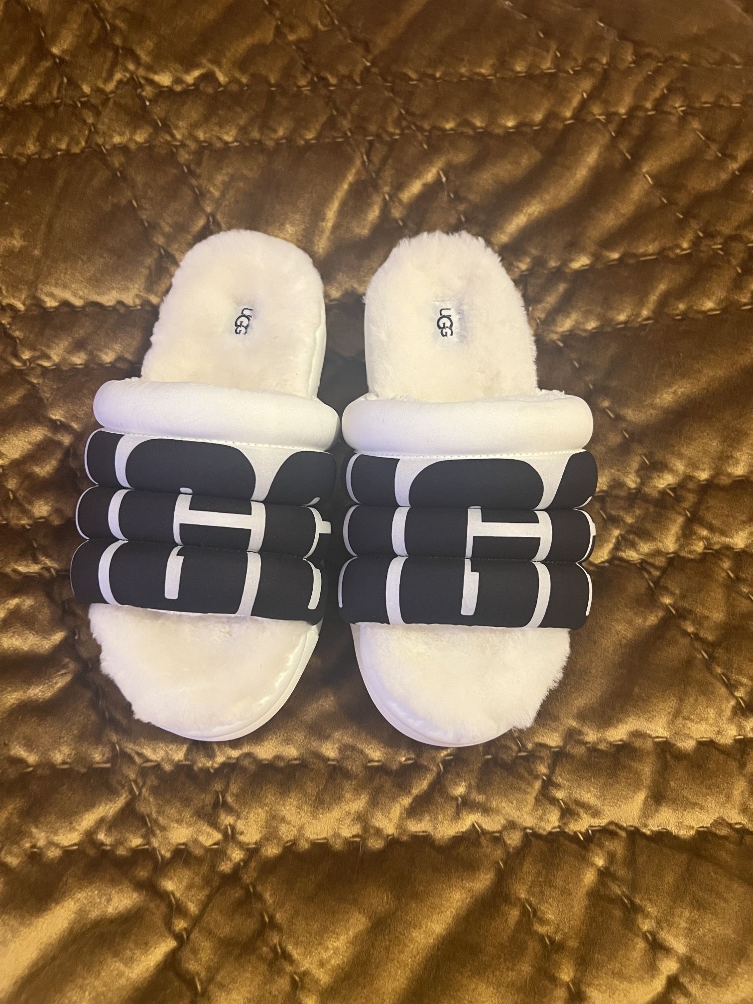 UGG Sandal Size 8