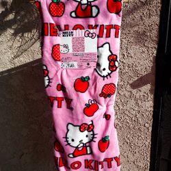 Hello Kitty Blanket🍎