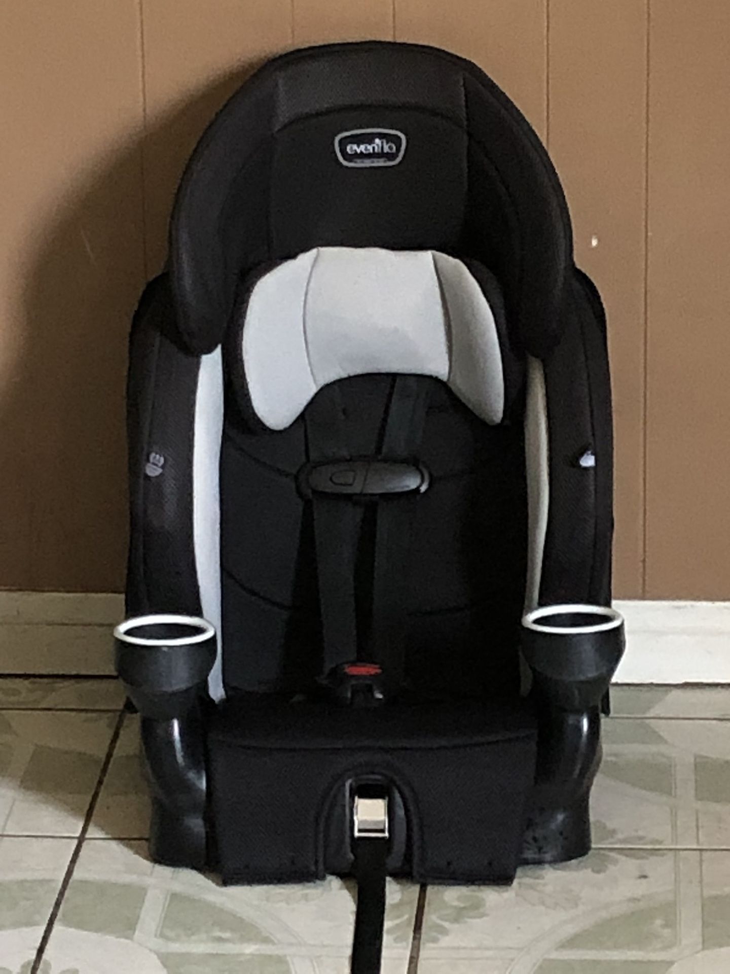 LIKE NEW EVENFLO 2 IN 1 CAR SEAT BOOSTER!!!!