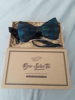 Bow tie made of real bird feathers
