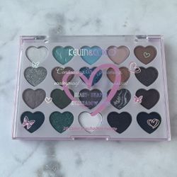 Heart Shaped Eyeshadow Palette