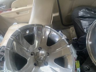 17in Chrome Ion Rims $250 Never Worn 5 Lug