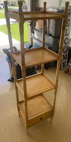 Stand-alone shelf