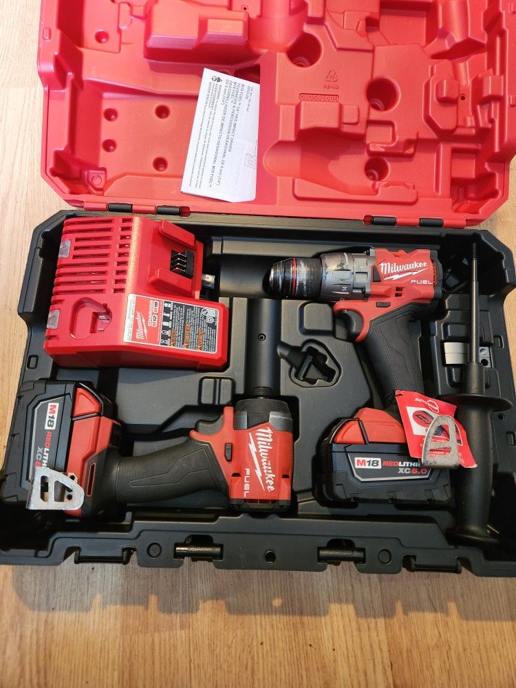 M-18 Fuel 2-tool Combo Kit 2 Bateries And Charger 