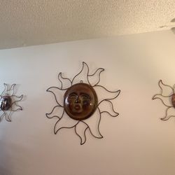 Decoration , Set Of 3 Ceramic Suns With Metal Frame
