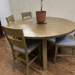 Dinning Table 