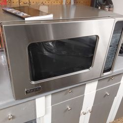 Viking Convention Microwave Oven 