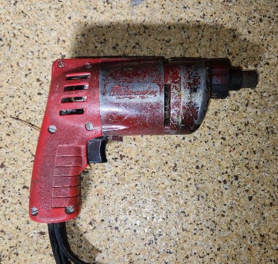 Milwaukee 6755-1 5 Amp 110V Corded Dry Wall Screw Shooter