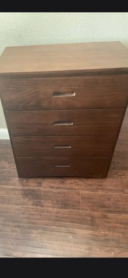 Dresser 4 drawer