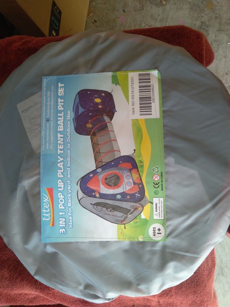 Pop Up Play Tent/Ball Pit