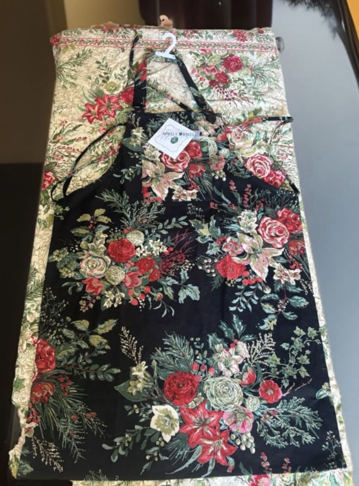 April Cornell  Christmas Merry Floral Roses Black Apron NEW