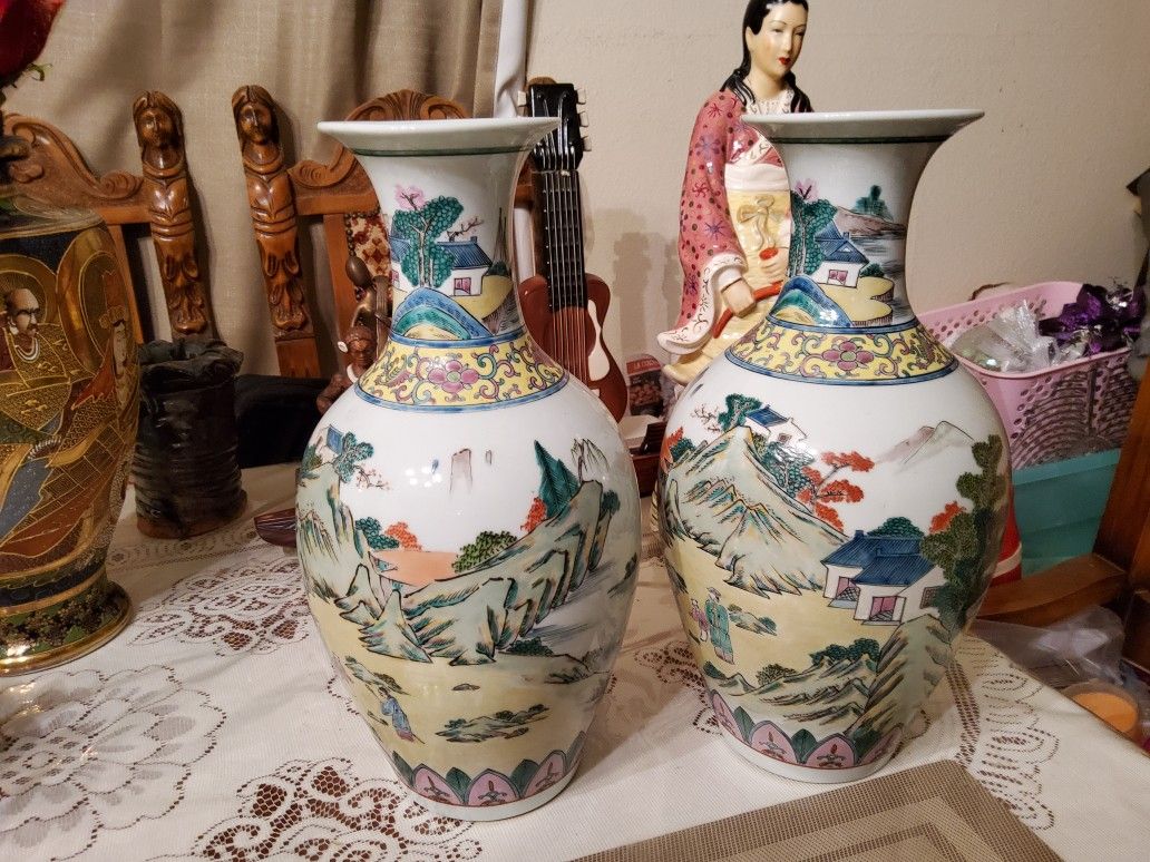 Antique Chinese vases matching pair late .Mid to late 1800s