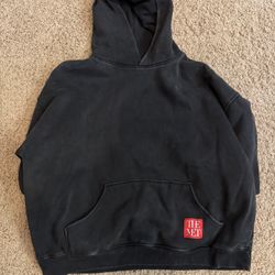 Black hoody (the Met from Pac Sun)