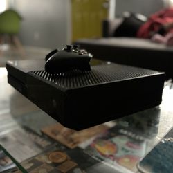 XBOX ONE Comes With Controller 