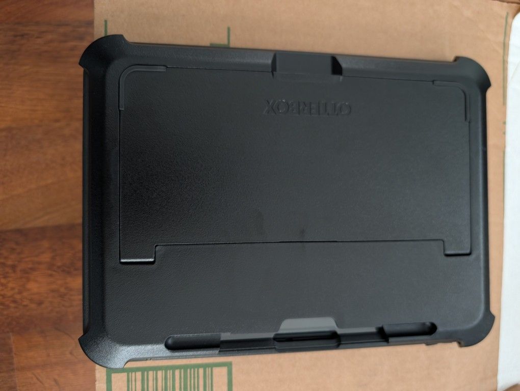 Open Box iPad Pro 11in M4 + M5 OtterBox Defender Case