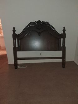 Queen size bedframe