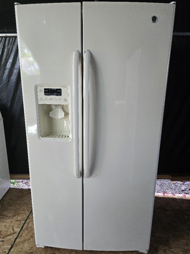 GE REFRIGERATOR