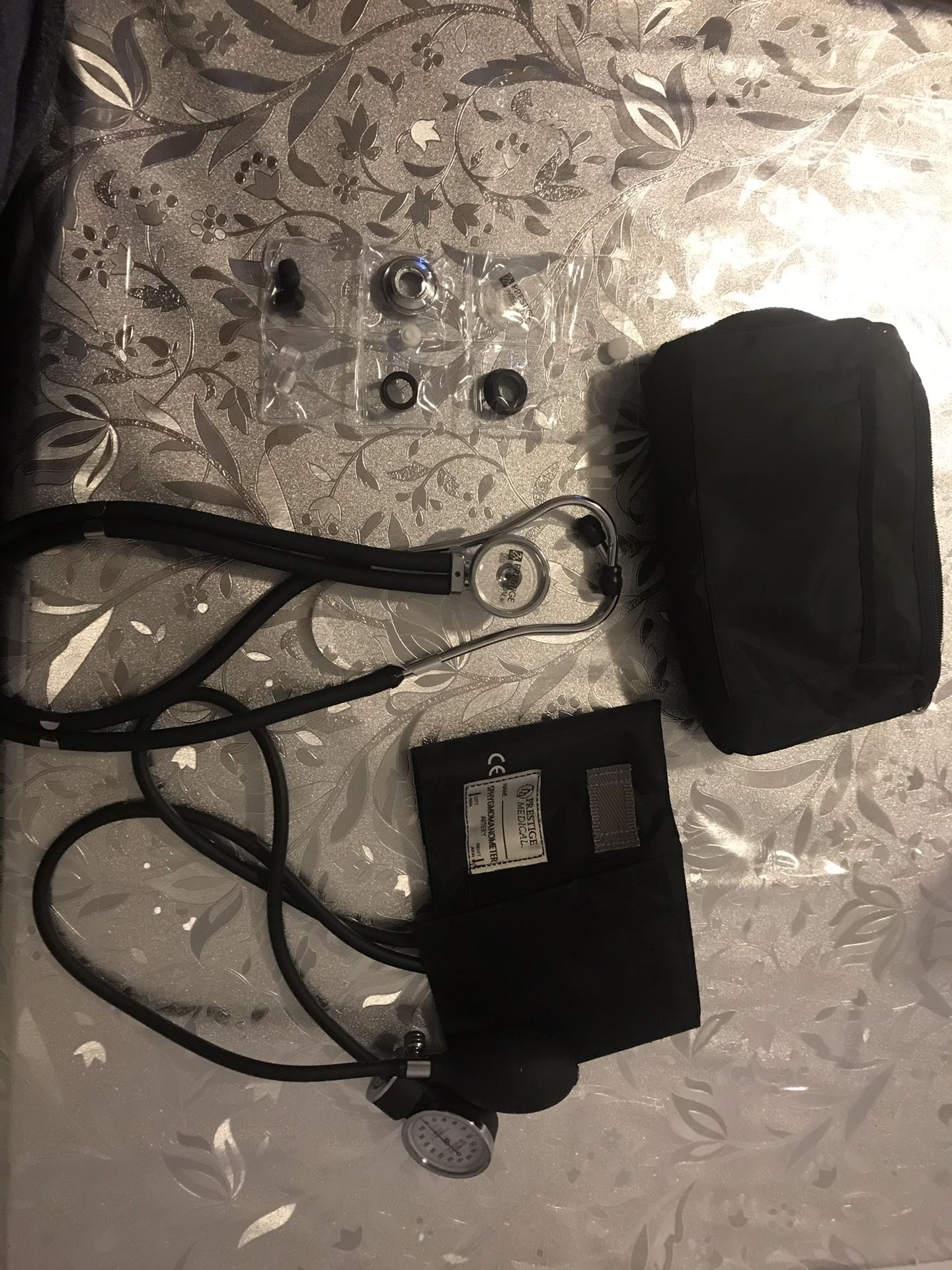 Sphygmomanometer and stethoscope Medical prestige