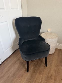 Velvet accent chair