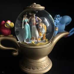 RARE Disney Aladdin Snow Globe