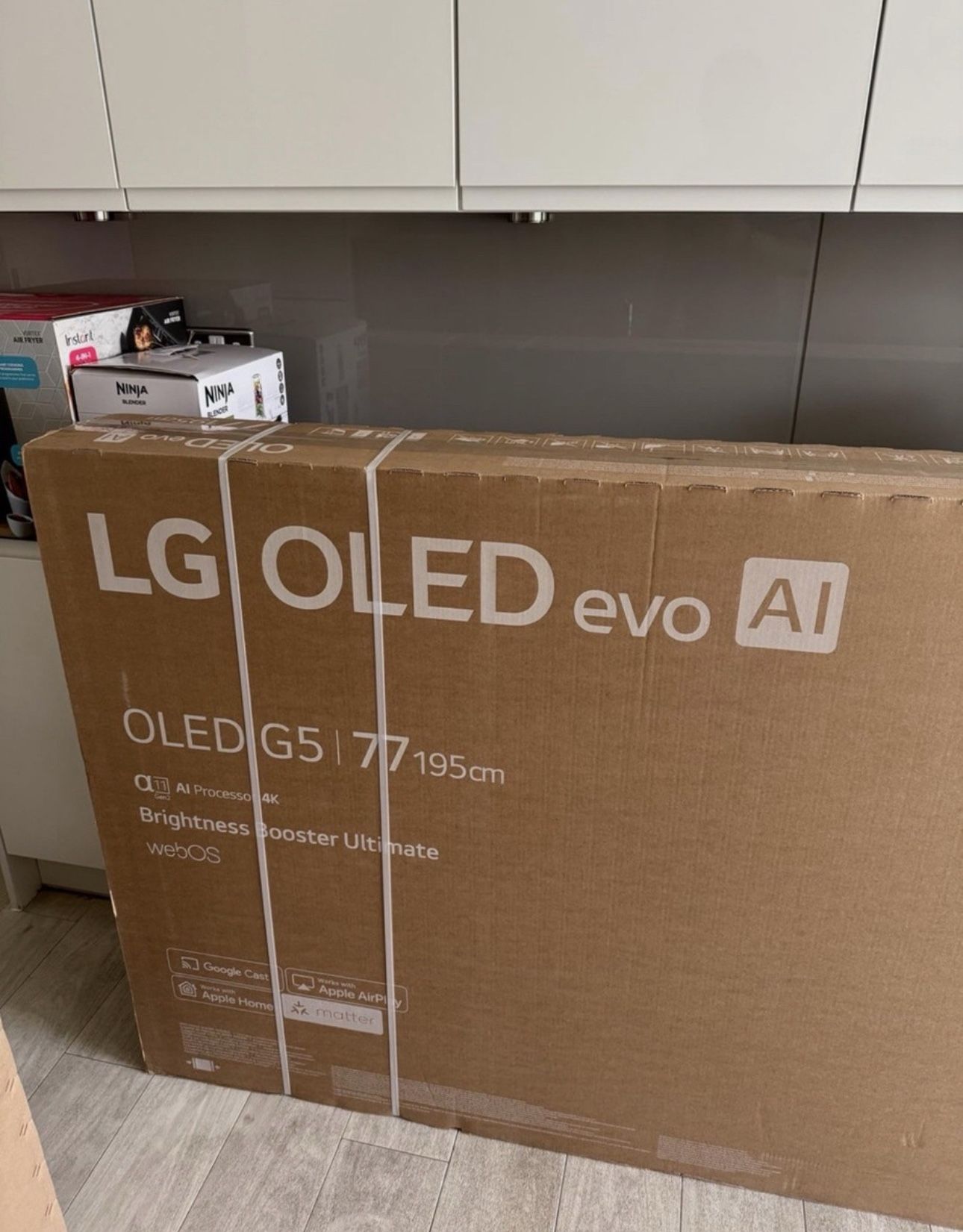 LG TV - 77β Inch Class G5 Series OLED evo AI 4K UHD Smart webOS 2025