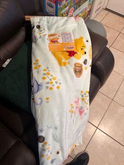 Winnie the Pooh Plush Throw Blanket