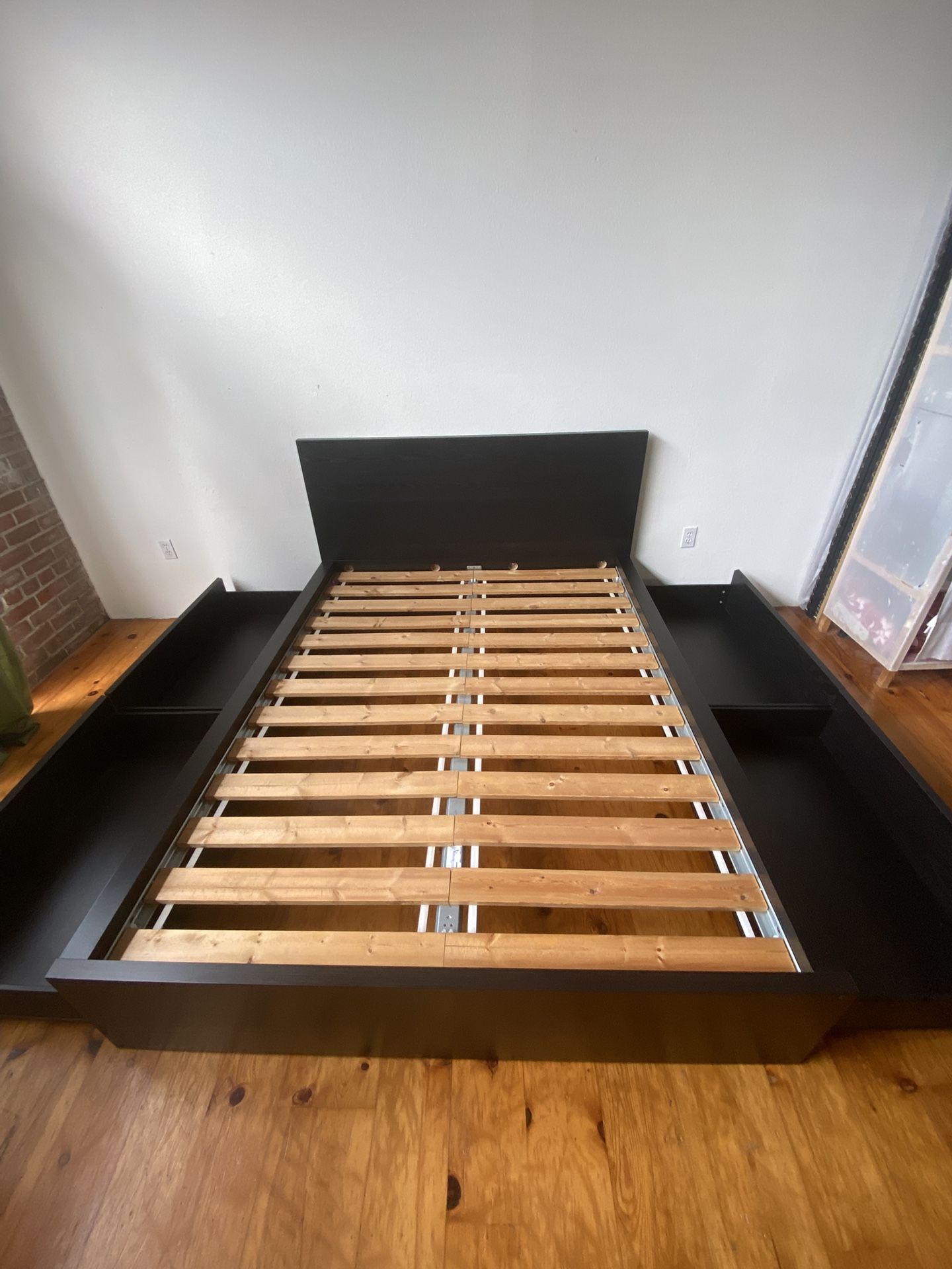 Queen Platform Bed Frame With 4 Underbed Drawers ( Deliver )