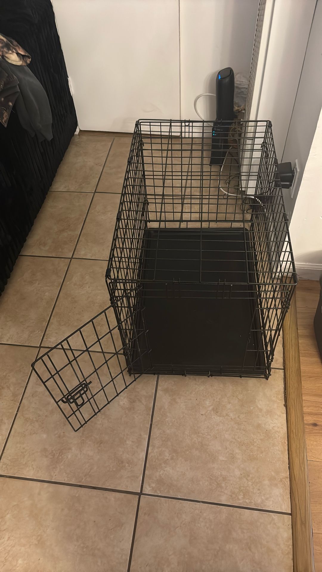 Medium Dog Cage Like New