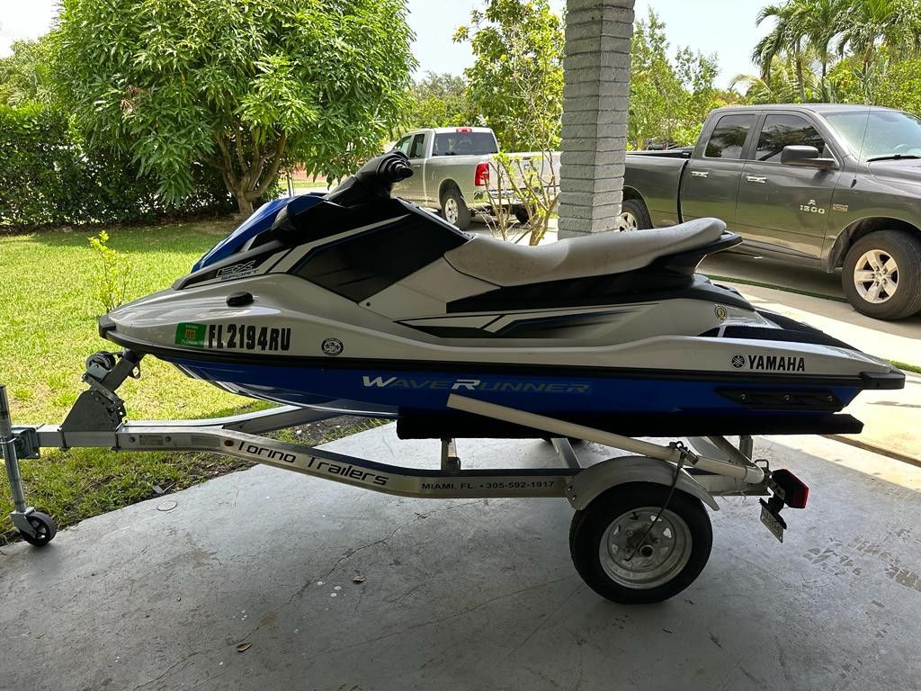 2019 Jetski Yamaha Ex With Trailer