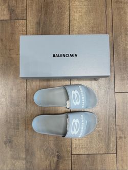 Balenciaga pool slides