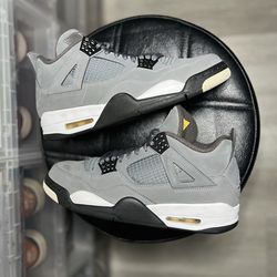 Air Jordan Retro 4s