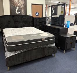 4 pc Queen Black bedroom set