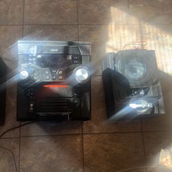 RCA 5 Cd Changer And Speakers