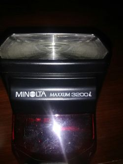 Minolta Maxxum 3200i flash with case